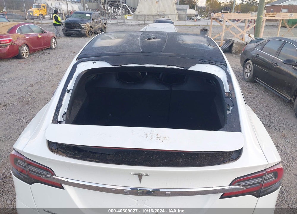 2018 TESLA MODEL X VIN: 5YJXCDE20JF139460