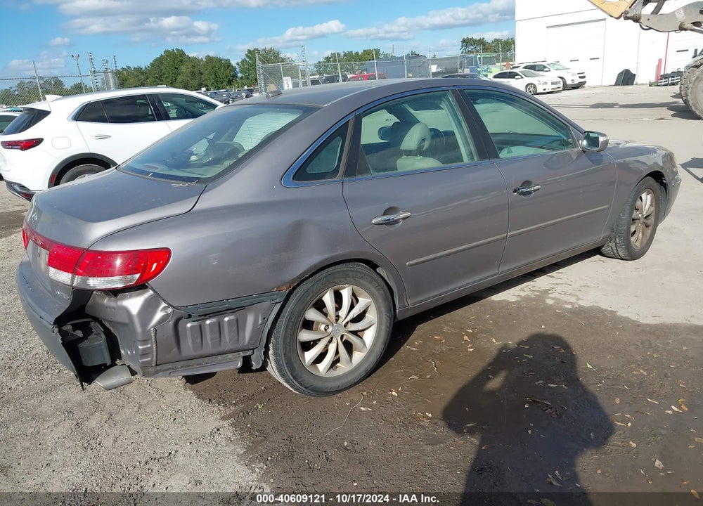 2008 HYUNDAI AZERA LIMITED VIN: KMHFC46F58A295828