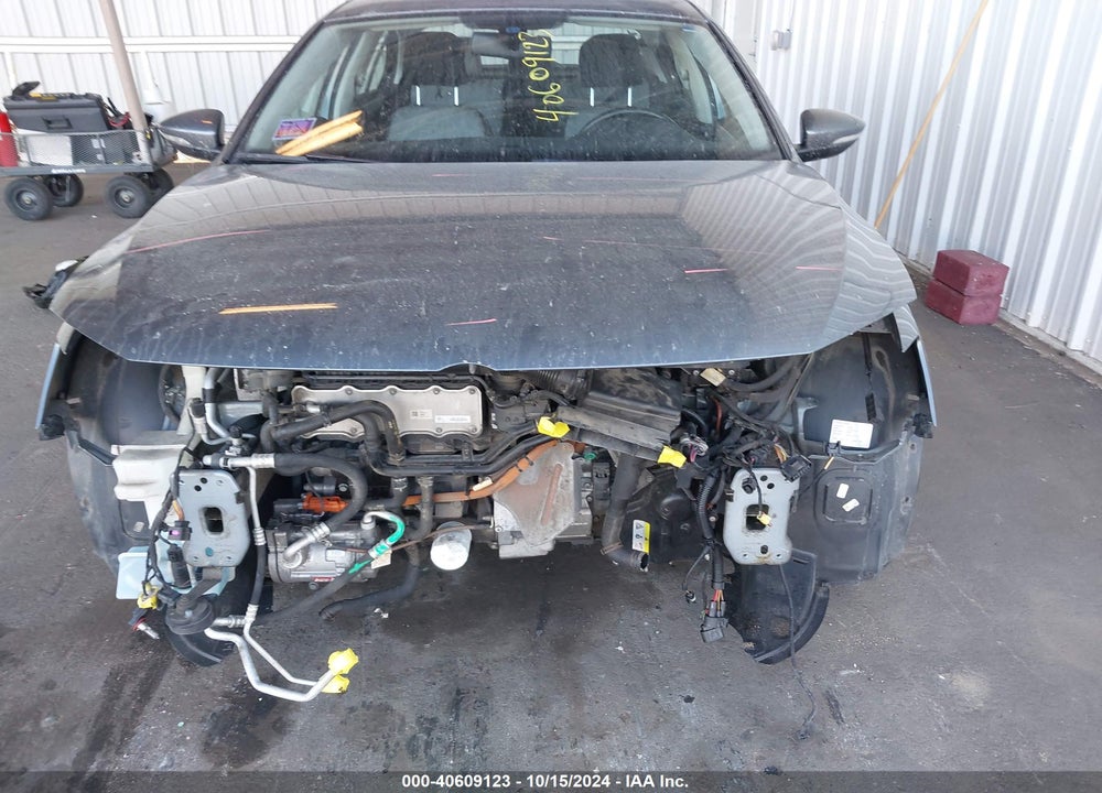 2015 VOLKSWAGEN JETTA HYBRID SEL PREMIUM VIN: 3VW637AJ8FM320770
