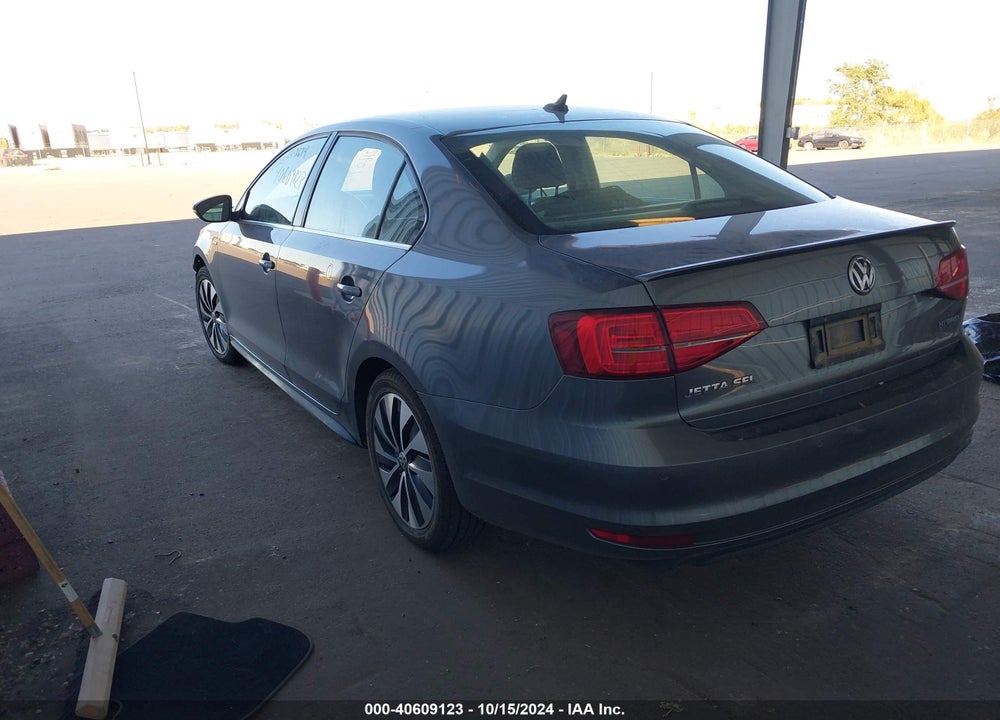 2015 VOLKSWAGEN JETTA HYBRID SEL PREMIUM VIN: 3VW637AJ8FM320770