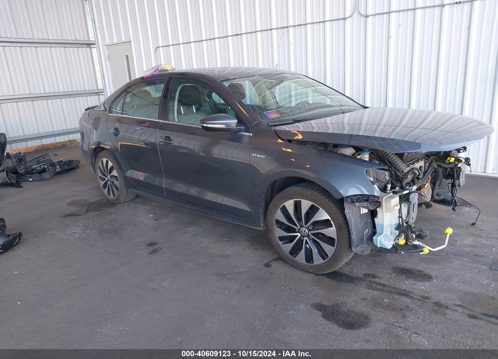 2015 VOLKSWAGEN JETTA HYBRID SEL PREMIUM VIN: 3VW637AJ8FM320770