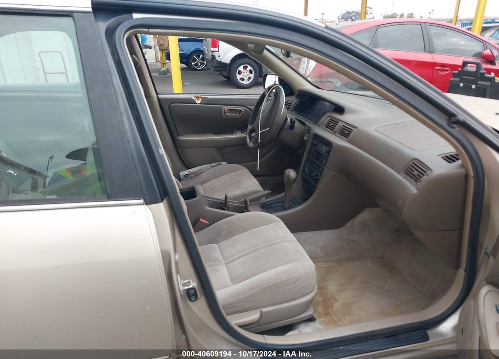 2001 TOYOTA CAMRY LE V6 VIN: JT2BF22KX10307073