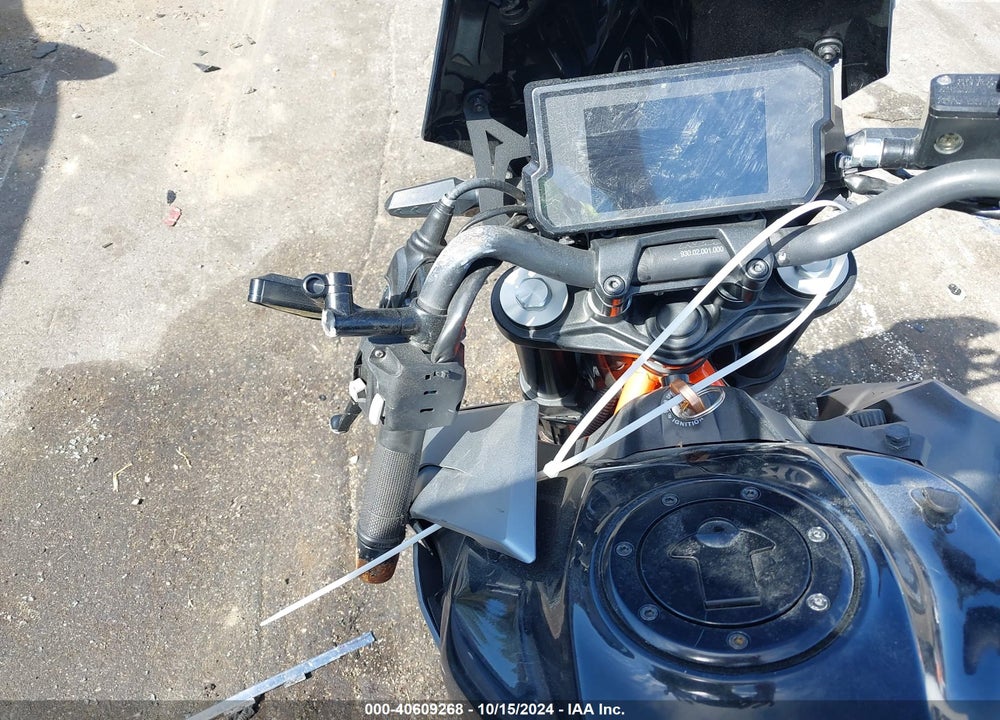 2021 KTM 390 DUKE VIN: MD2JPJ404MC242739