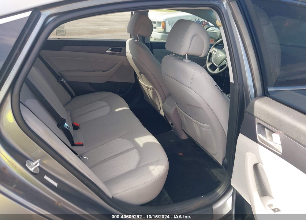 2017 HYUNDAI SONATA HYBRID SE VIN: KMHE24L30HA075859