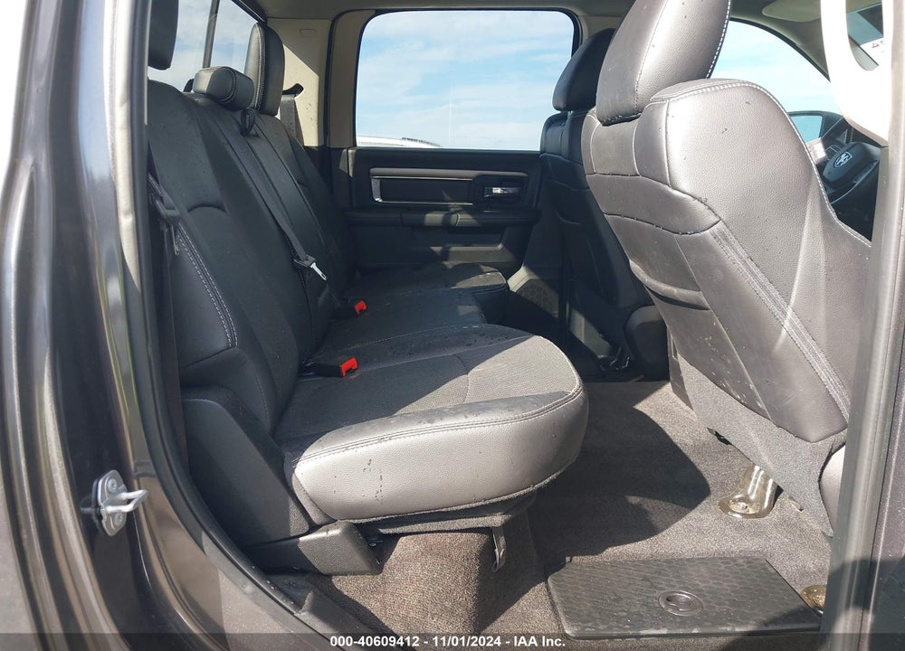 2017 RAM 1500 NIGHT 4X4 5'7 BOX VIN: 1C6RR7MT2HS784814
