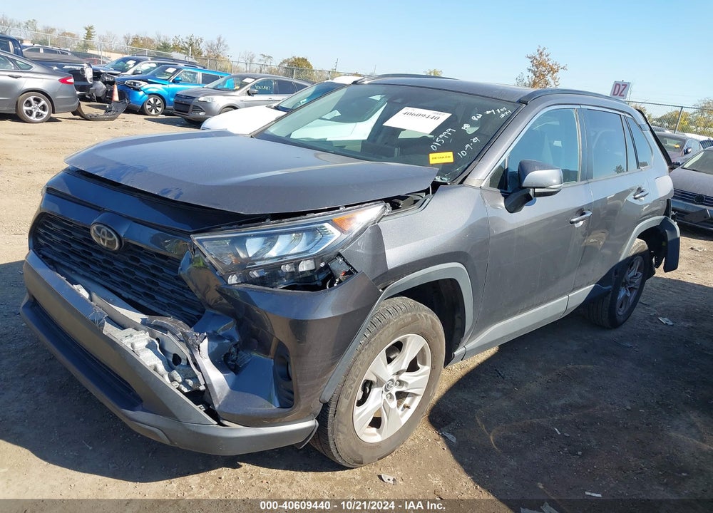 2019 TOYOTA RAV4 XLE VIN: 2T3W1RFV4KW015999