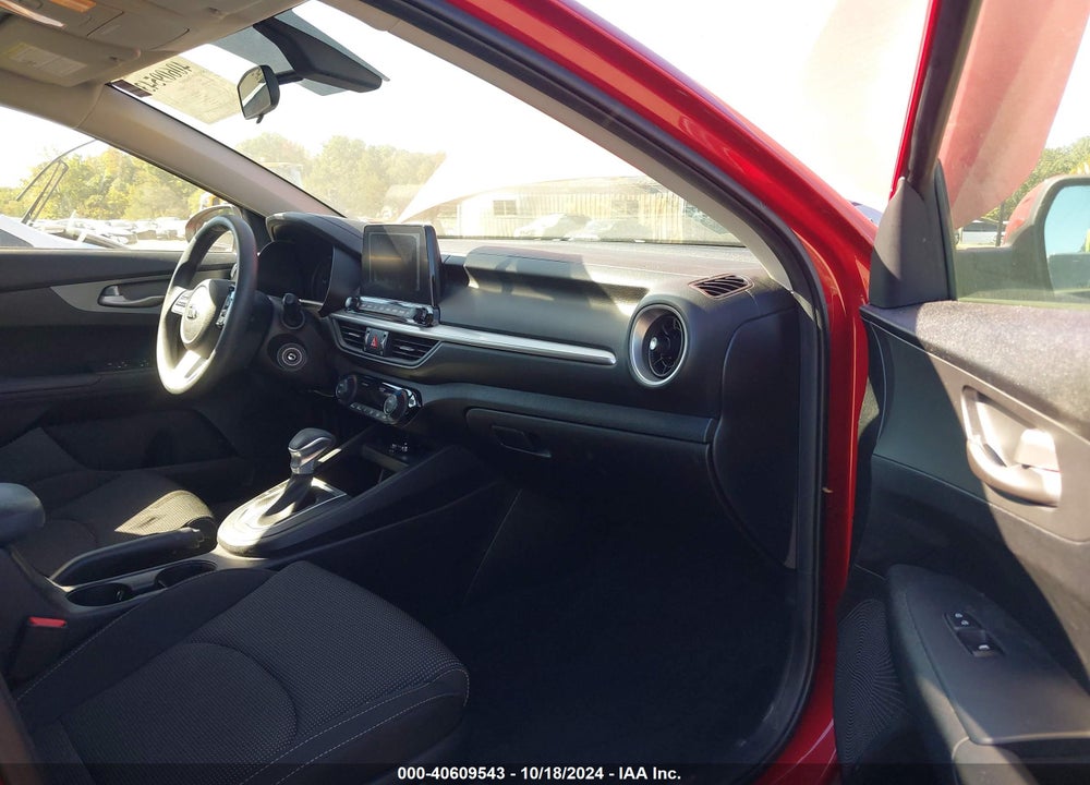 2019 KIA FORTE LXS VIN: 3KPF24AD9KE059894