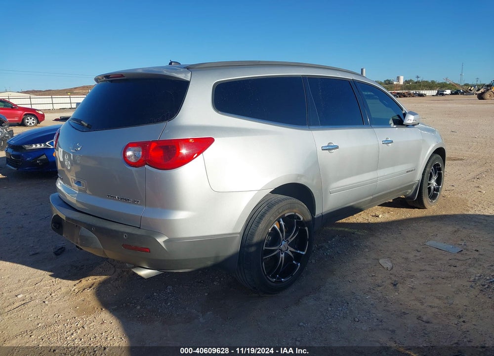2009 CHEVROLET TRAVERSE LT VIN: 1GNEV23DX9S129132