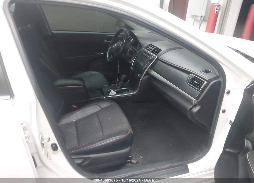 2016 TOYOTA CAMRY SE VIN: 4T1BF1FK5GU197882
