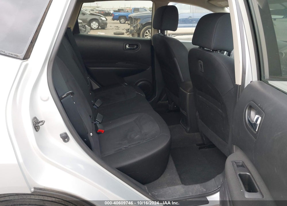 2015 NISSAN ROGUE SELECT S VIN: JN8AS5MT8FW151078