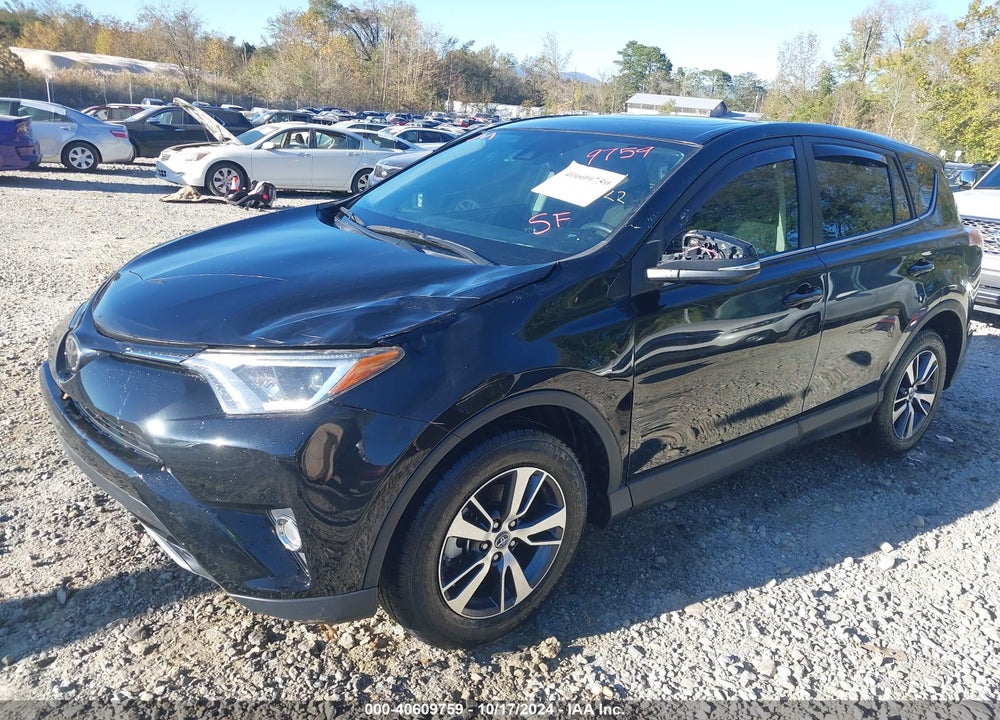 2018 TOYOTA RAV4 XLE VIN: 2T3RFREV0JW852845