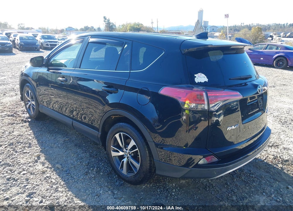2018 TOYOTA RAV4 XLE VIN: 2T3RFREV0JW852845