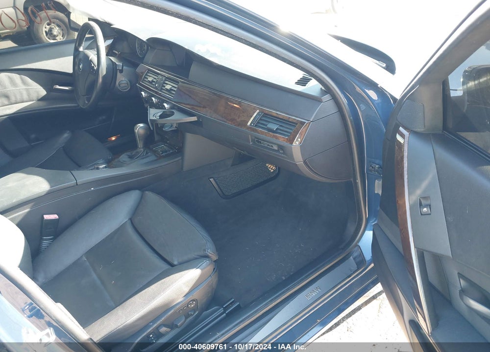 2007 BMW 525I VIN: WBANE53567CK92397
