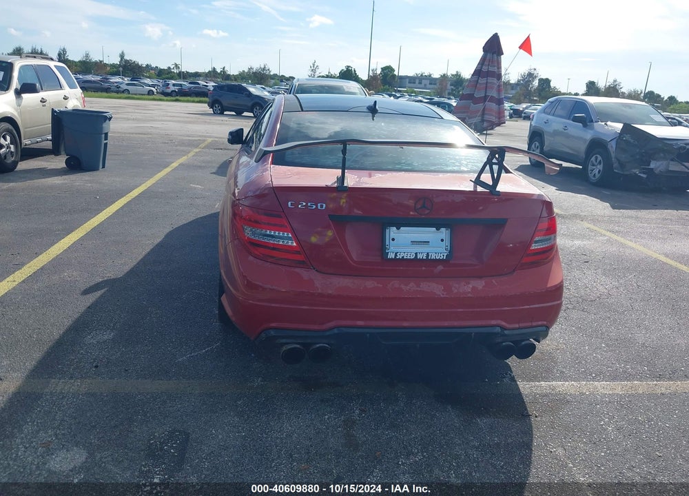 2013 MERCEDES-BENZ C 250 VIN: WDDGJ4HB9DG061570