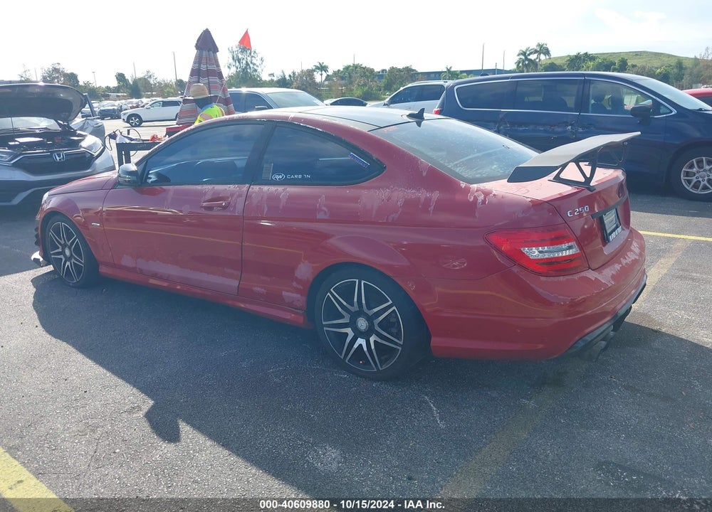 2013 MERCEDES-BENZ C 250 VIN: WDDGJ4HB9DG061570