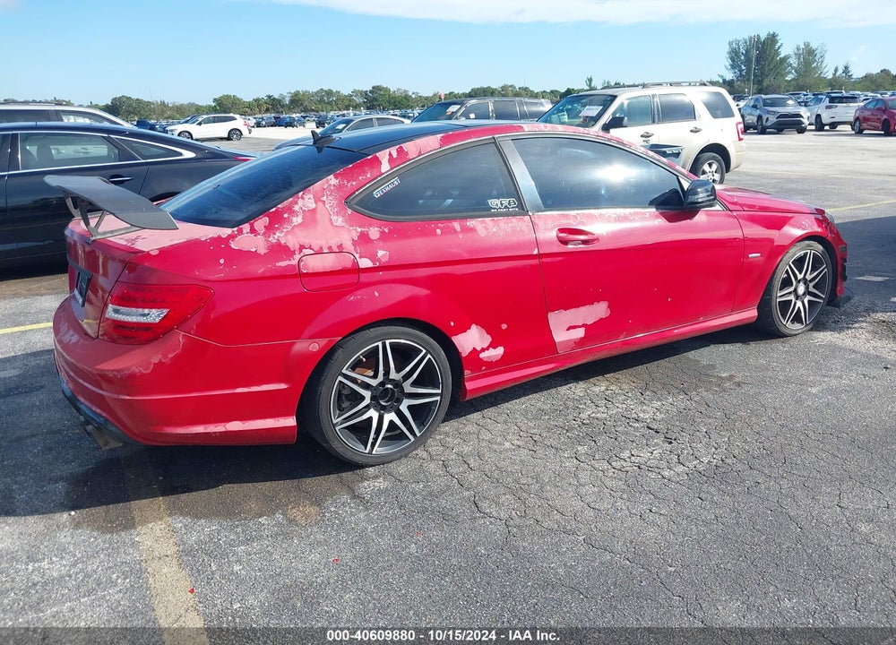 2013 MERCEDES-BENZ C 250 VIN: WDDGJ4HB9DG061570