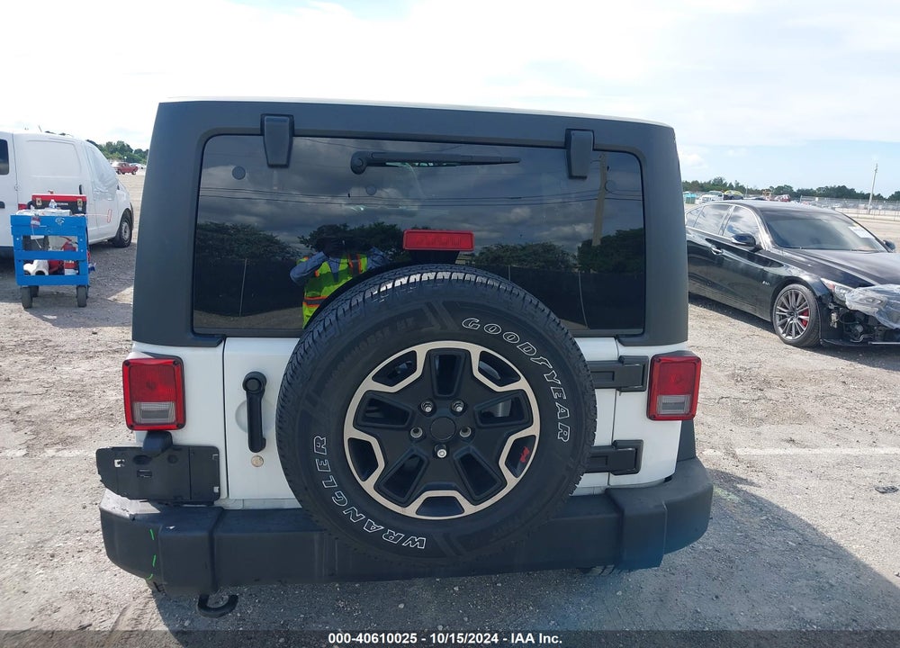 2014 JEEP WRANGLER UNLIMITED SPORT VIN: 1C4BJWDG2EL155011