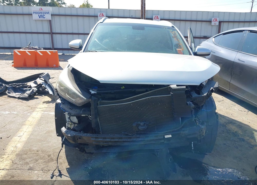 2017 HYUNDAI TUCSON SE VIN: KM8J33A45HU296485