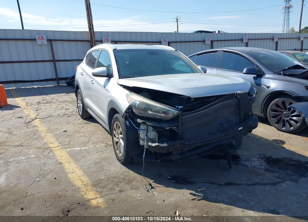 2017 HYUNDAI TUCSON SE VIN: KM8J33A45HU296485