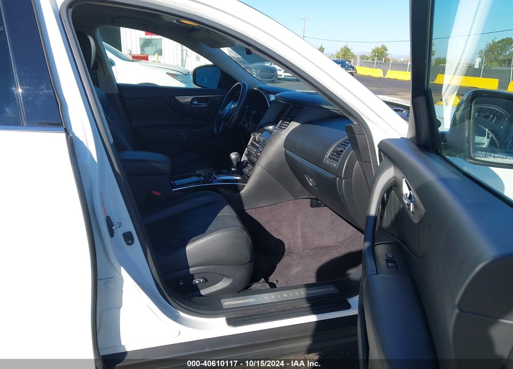 2009 INFINITI FX35 VIN: JNRAS18U39M103804