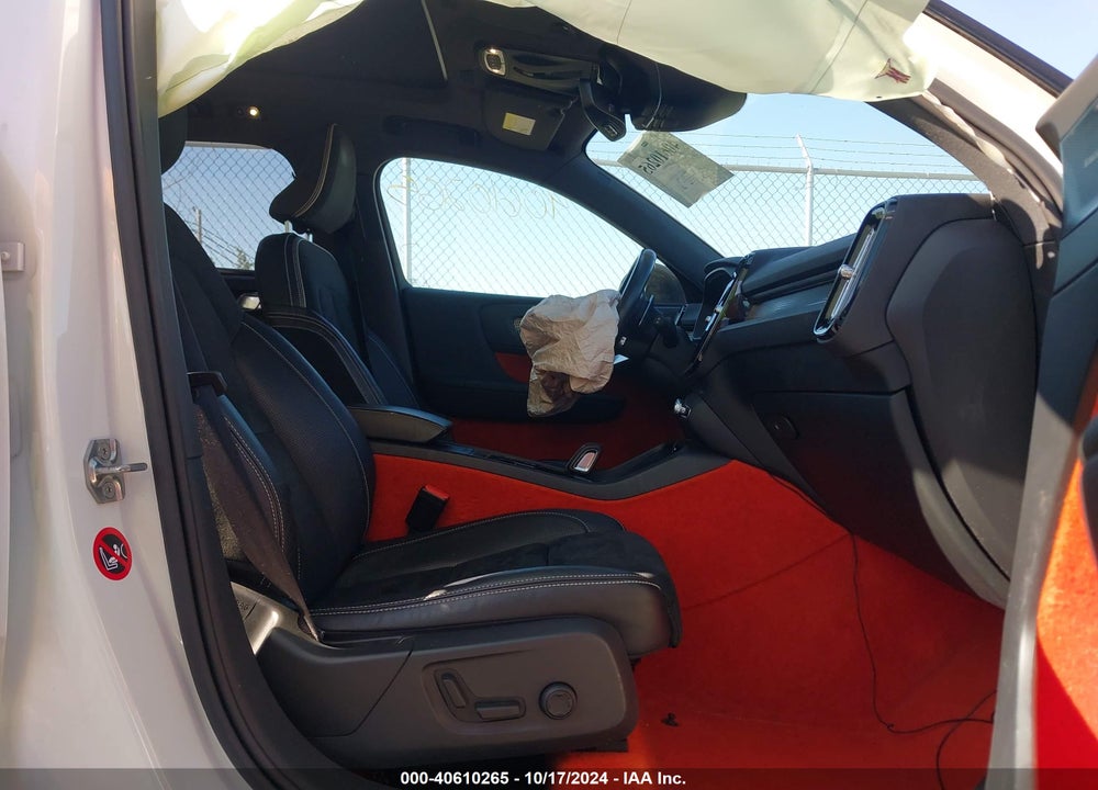 2019 VOLVO XC40 T5 MOMENTUM/T5 R-DESIGN VIN: YV4162XZ7K2004523