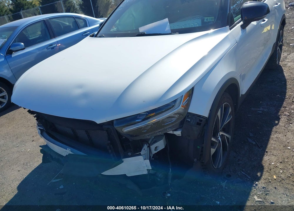 2019 VOLVO XC40 T5 MOMENTUM/T5 R-DESIGN VIN: YV4162XZ7K2004523