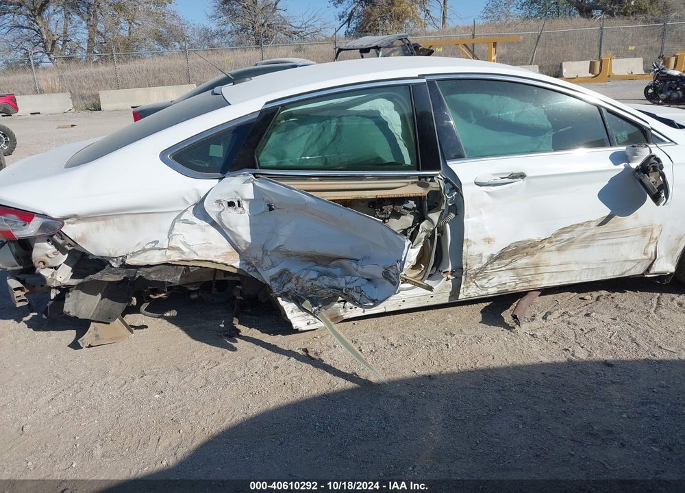 2015 FORD FUSION SE VIN: 3FA6P0HD9FR279749