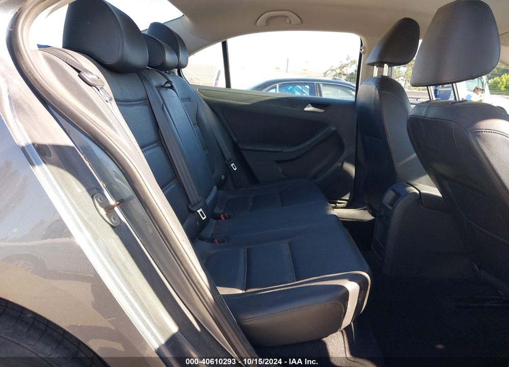 2014 VOLKSWAGEN JETTA 1.8T SE VIN: 3VWD17AJ2EM206825