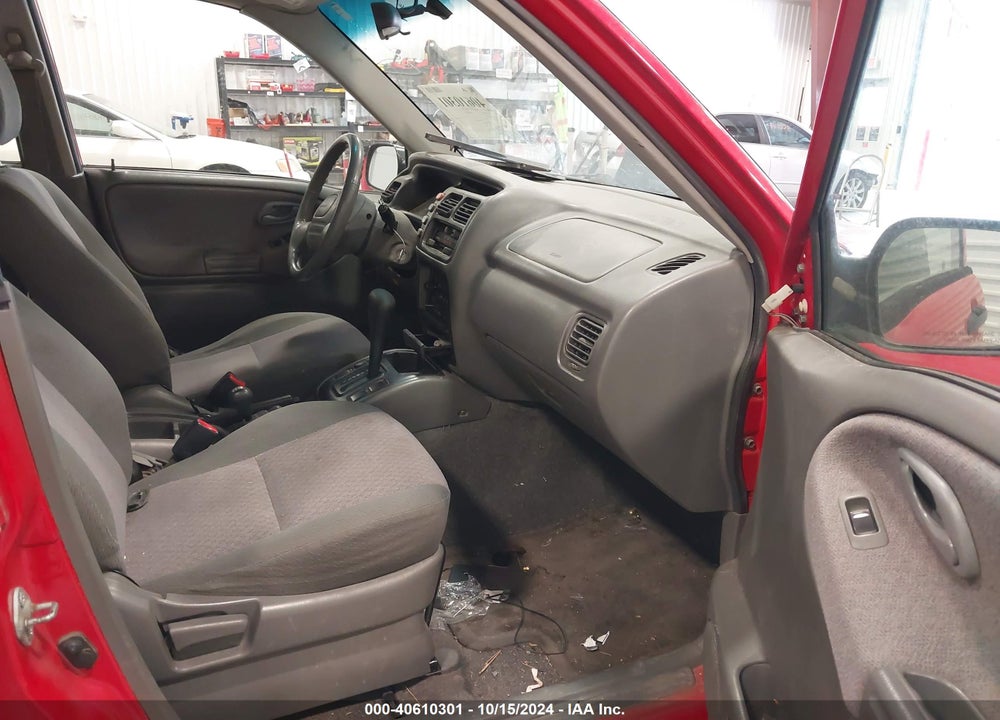 2001 CHEVROLET TRACKER HARD TOP BASE VIN: 2CNBJ13C516900656