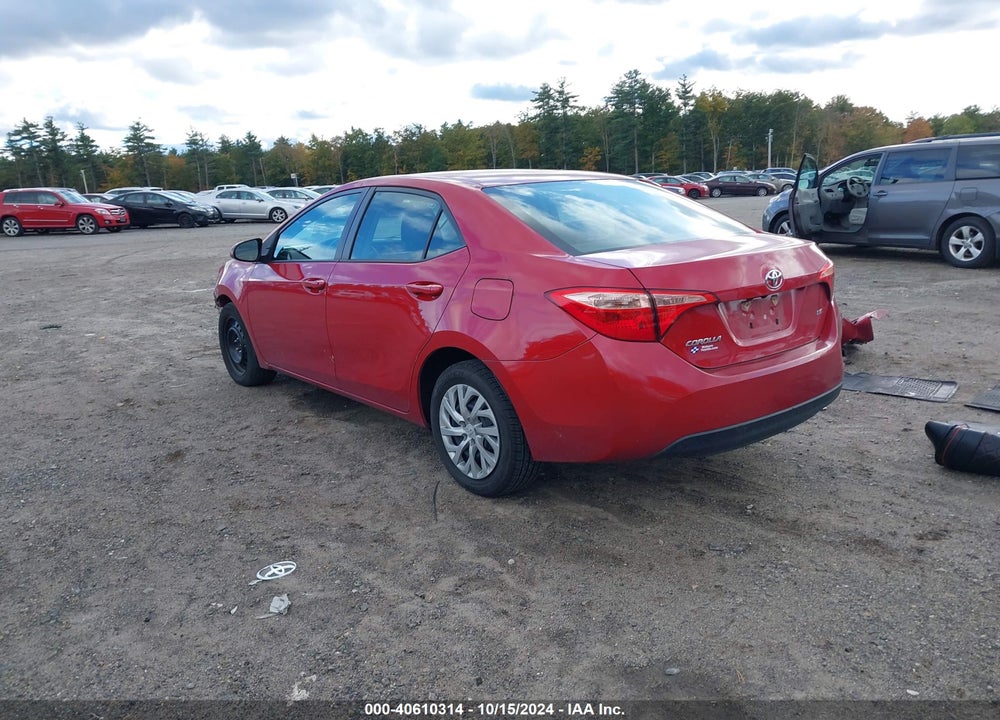 2018 TOYOTA COROLLA LE VIN: 2T1BURHE8JC121822