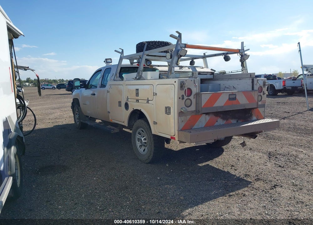 2011 CHEVROLET SILVERADO 2500HD WORK TRUCK VIN: 1GB2KVCG6BZ240231