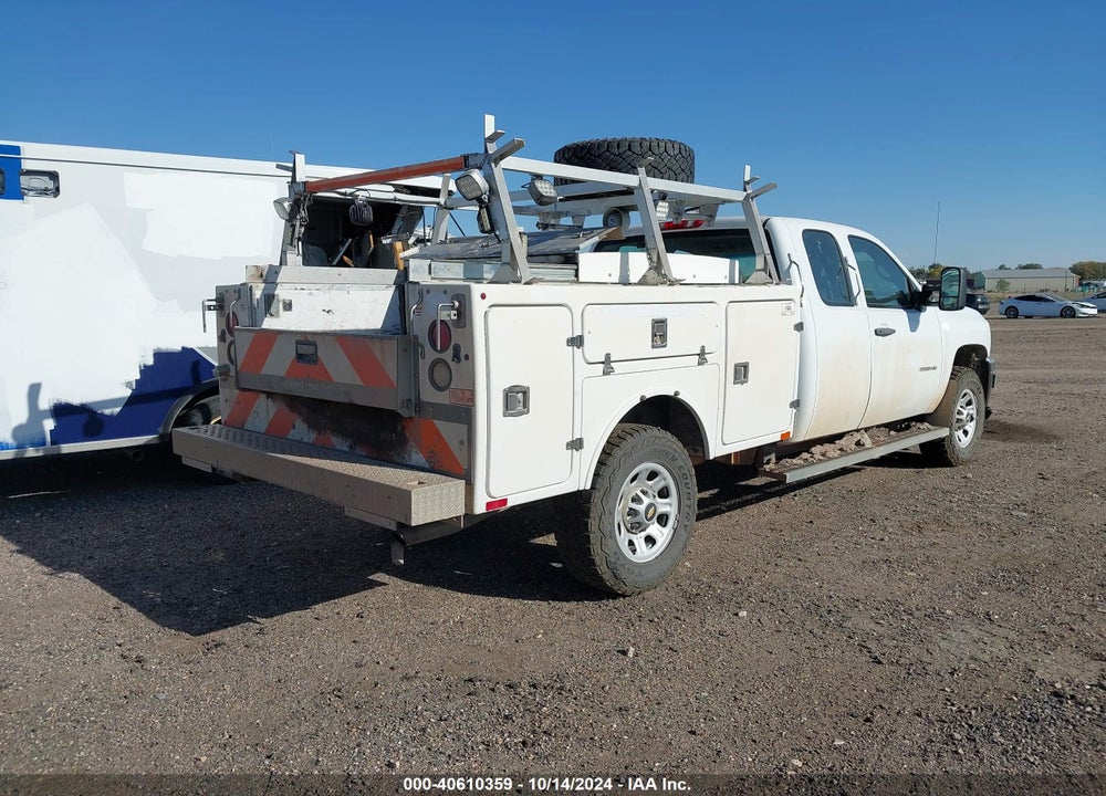 2011 CHEVROLET SILVERADO 2500HD WORK TRUCK VIN: 1GB2KVCG6BZ240231