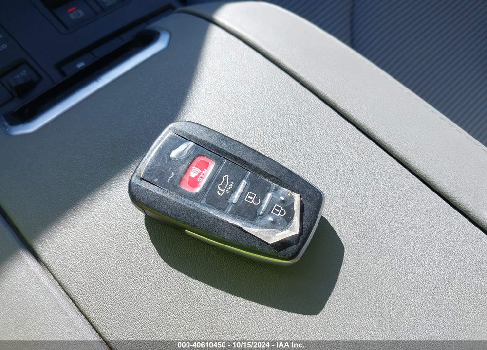 2021 TOYOTA HIGHLANDER LE VIN: 5TDBZRBH1MS529661