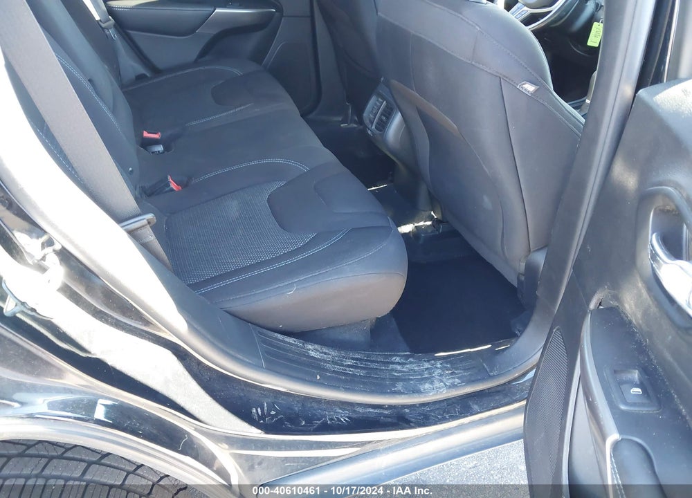 2019 JEEP CHEROKEE LATITUDE FWD VIN: 1C4PJLCB7KD469592