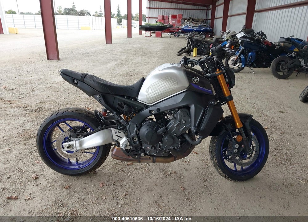 2023 YAMAHA MT09 DC VIN: JYARN72Y8PA000641