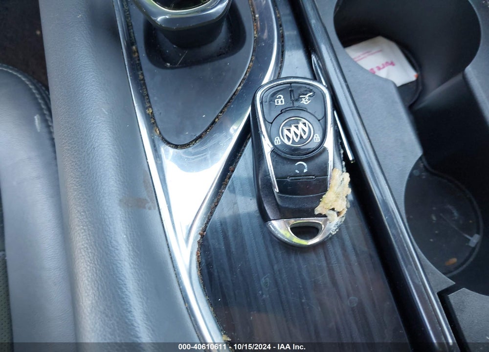 2018 BUICK ENCLAVE ESSENCE VIN: 5GAEVAKW8JJ250033