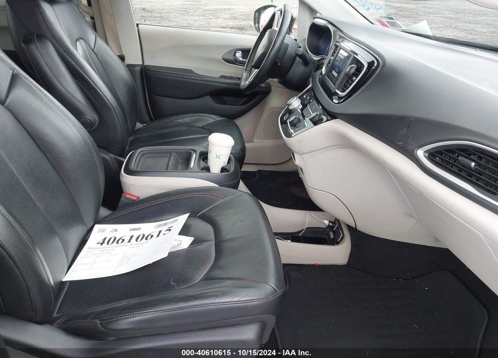 2020 CHRYSLER PACIFICA TOURING L VIN: 2C4RC1BG0LR284884