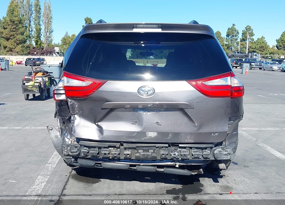 2015 TOYOTA SIENNA LE 8 PASSENGER VIN: 5TDKK3DC4FS652778