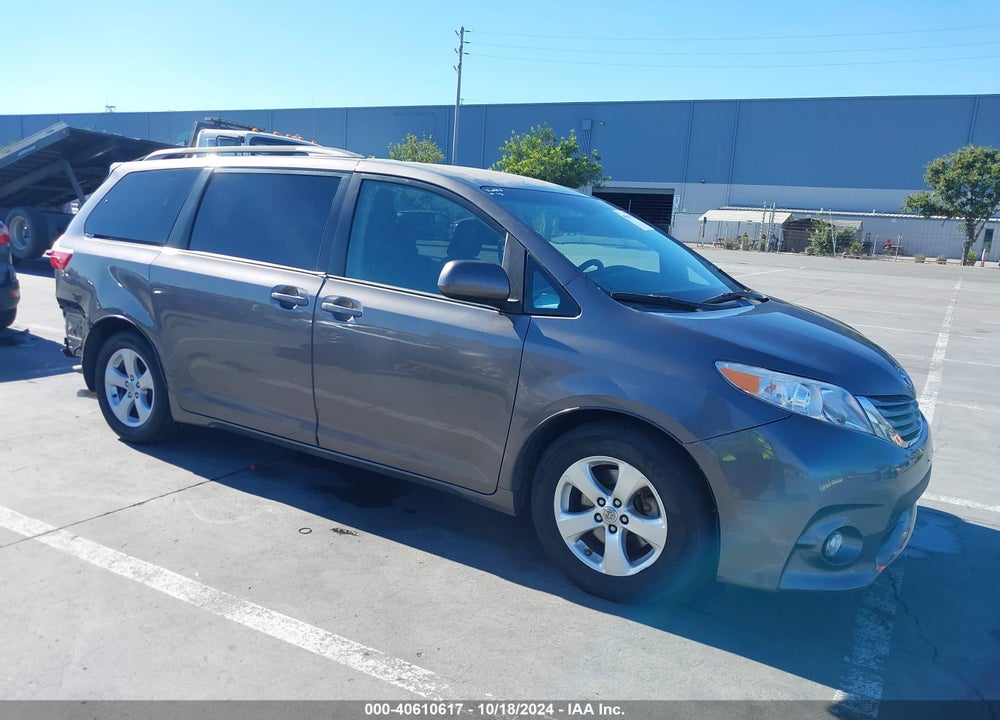 2015 TOYOTA SIENNA LE 8 PASSENGER VIN: 5TDKK3DC4FS652778