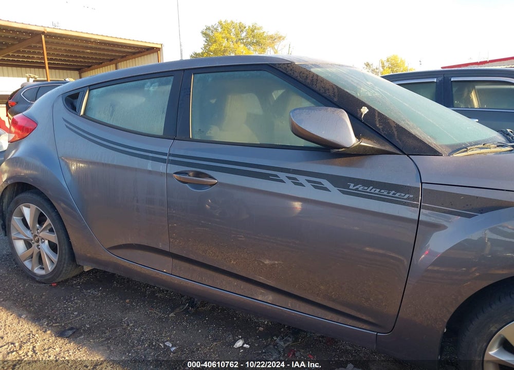 2017 HYUNDAI VELOSTER VIN: KMHTC6AD7HU317802
