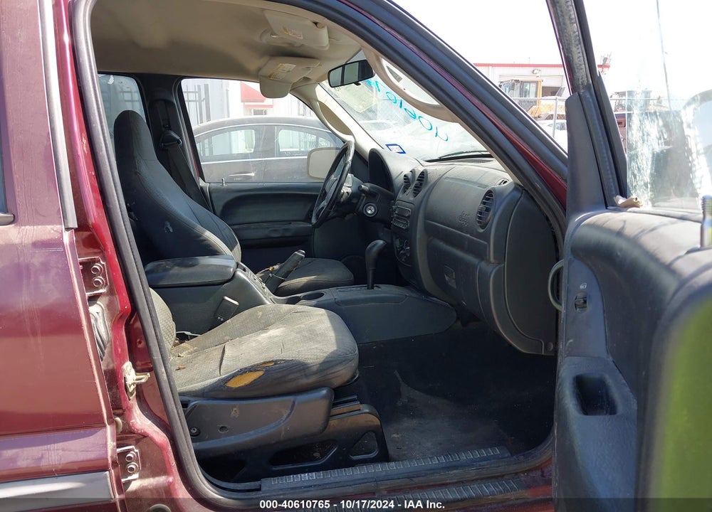 2003 JEEP LIBERTY SPORT VIN: 1J4GK48K03W565897