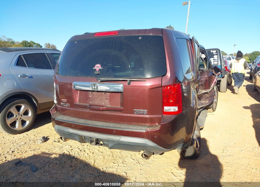 2013 HONDA PILOT TOURING VIN: 5FNYF4H95DB083217