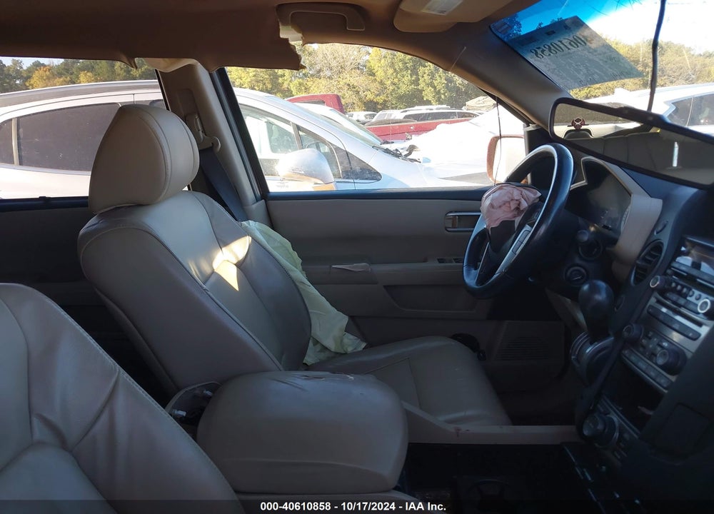 2013 HONDA PILOT TOURING VIN: 5FNYF4H95DB083217