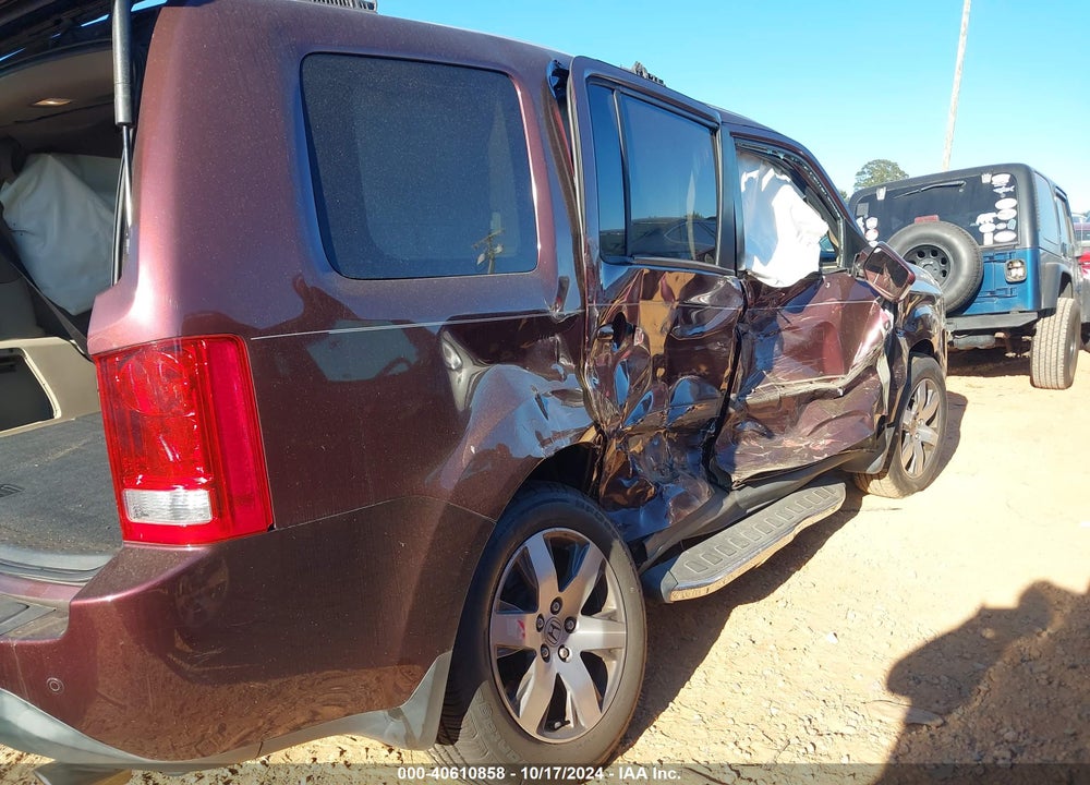 2013 HONDA PILOT TOURING VIN: 5FNYF4H95DB083217