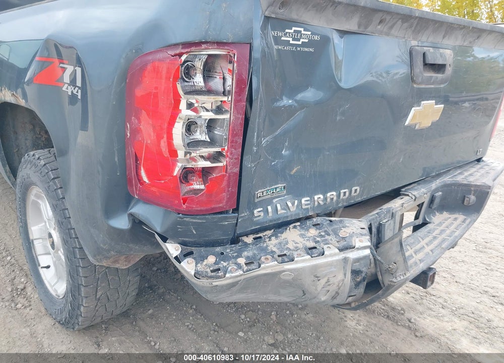 2011 CHEVROLET SILVERADO 1500 LT VIN: 1GCRKSE39BZ425327
