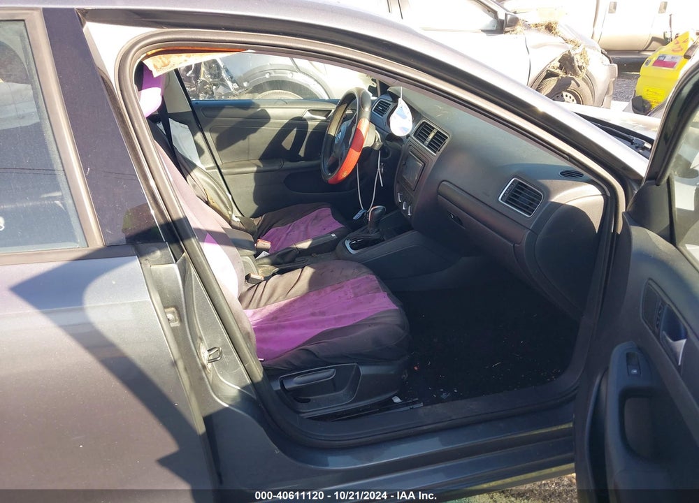 2011 VOLKSWAGEN JETTA 2.5L SE VIN: 3VWDZ7AJ9BM372098