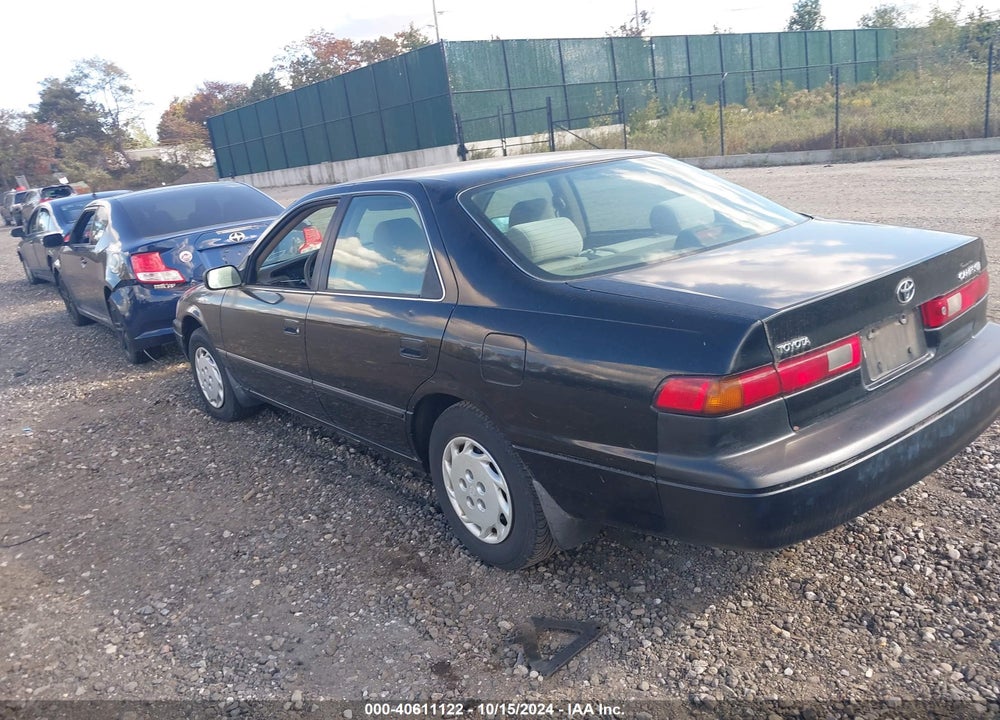 1999 TOYOTA CAMRY LE VIN: 4T1BG28K8XU490577