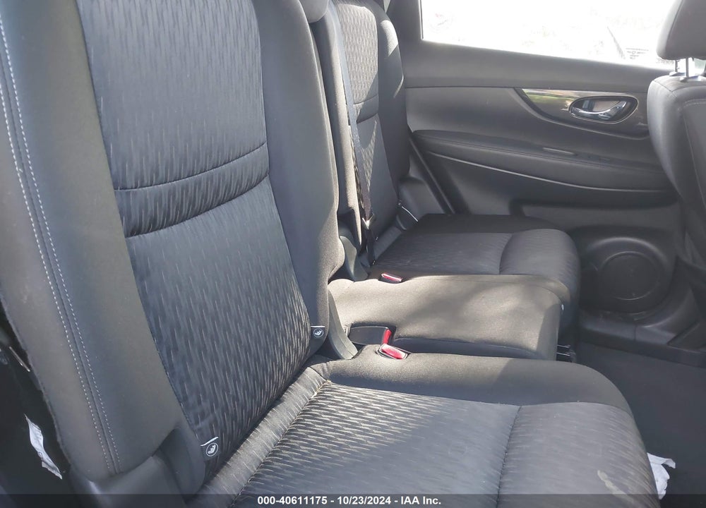 2018 NISSAN ROGUE SV VIN: JN8AT2MV9JW352929