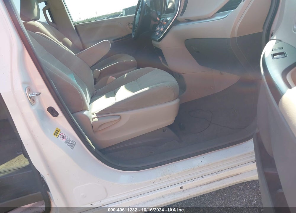 2017 TOYOTA SIENNA L 7 PASSENGER VIN: 5TDZZ3DC8HS888573