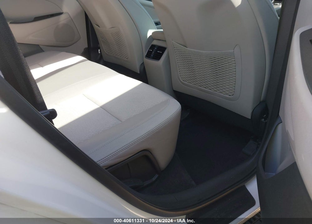 2018 HYUNDAI TUCSON VALUE VIN: KM8J33A21JU810529
